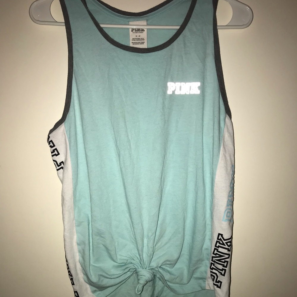 Flowy tank (looks cute tied)